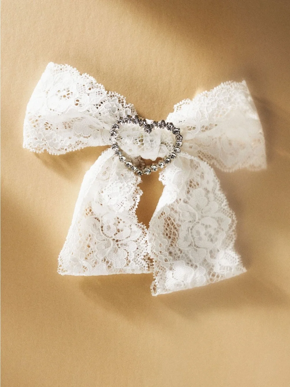 NWT Velvet Ivory Rhinestone Heart Bow